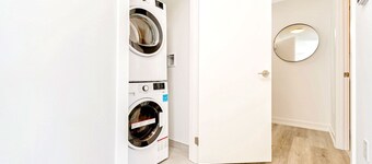 High Rise 1BR Building With Gorgeous Views