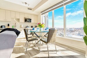 Apartment | 1 bedroom, Internet - High Rise 1BR Building With Gorgeous Views (Kitchener)