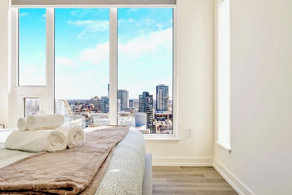 House | 1 bedroom, Internet - High Rise 1BR Building With Gorgeous Views (Kitchener)