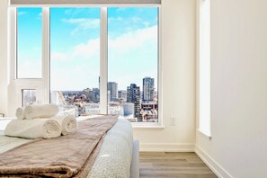 Apartment | 1 bedroom, Internet - High Rise 1BR Building With Gorgeous Views (Kitchener)