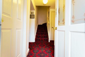 4 bedrooms, Internet - New Cross Keys House - Cosy 4-bed Cottage in Kirk Yetholm (Kelso)