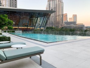 Room - One Lux Stay 2BR Downtown View Grande Signature Residences (Dubai)