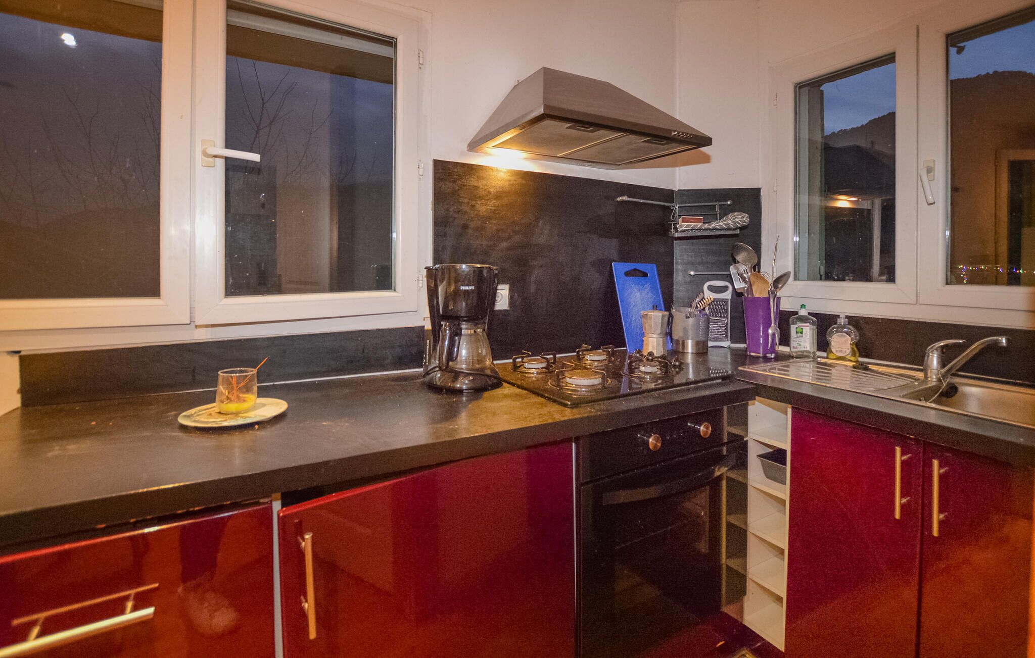 Réfrigérateur, four, plaque de cuisson