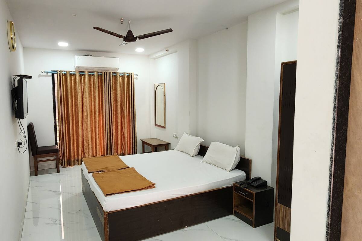 Deluxe Double Room, Balcony, City View
