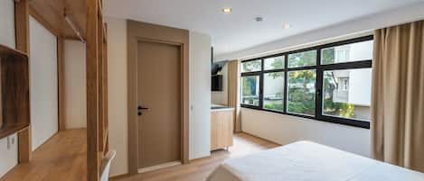 Rom – comfort | Skrivebord, skrivebord for bærbar PC og wi-fi (inkludert)