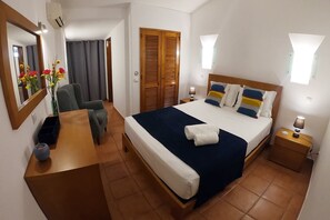 Fer et planche à repasser, Wi-Fi, draps fournis