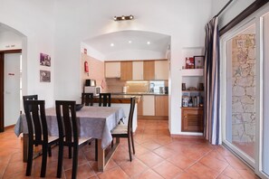 Dining - Villa Lotus with Private Pool and Air Conditioning (Albufeira)