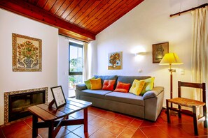 TV, fireplace - Lotus villa 2, albufeira (Albufeira)