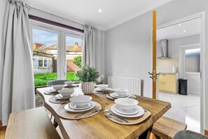 Dining - Modern 3BR London Home Pet Friendly with Private Garden Free Parking and WiFi (London)