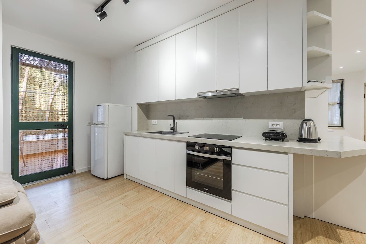 Fridge, oven, stovetop, toaster