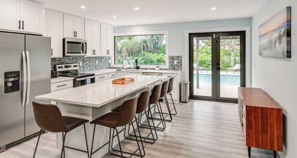 2 Mi to Beach Park: Luxe Bonita Springs Getaway