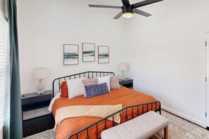 Interior - 2 BR Home one Block From Botanical Gardens (San Antonio)