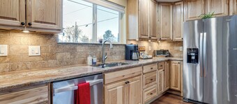 Denver Home w/ Patio Near City Park & Cherry Creek