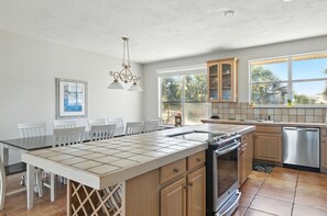 Fridge, microwave, oven, stovetop - ENJOY THE WONDERFUL natural daylight in this comfortable home (St. George Island)