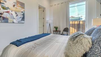 Apartment (0 Bedroom) | Interior