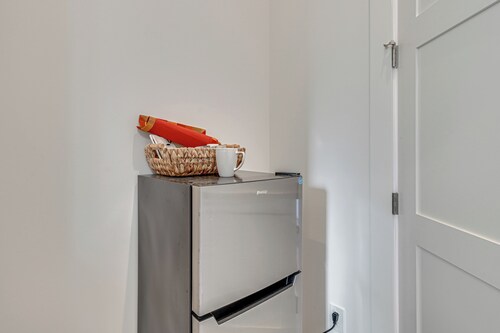 San Jose Suite w/ Patio: 6 Mi to Levis Stadium!