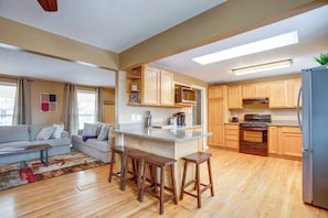 House (5 Bedrooms) | Interior - Gather Family! Home w/ Fenced Yard in Wheat Ridge (Wheat Ridge)