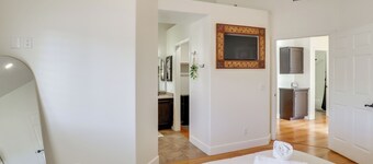 Extended Stay Home w/ Mtn View: 5 Mi to The Strip!