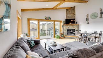 House (3 Bedrooms) | Front of property