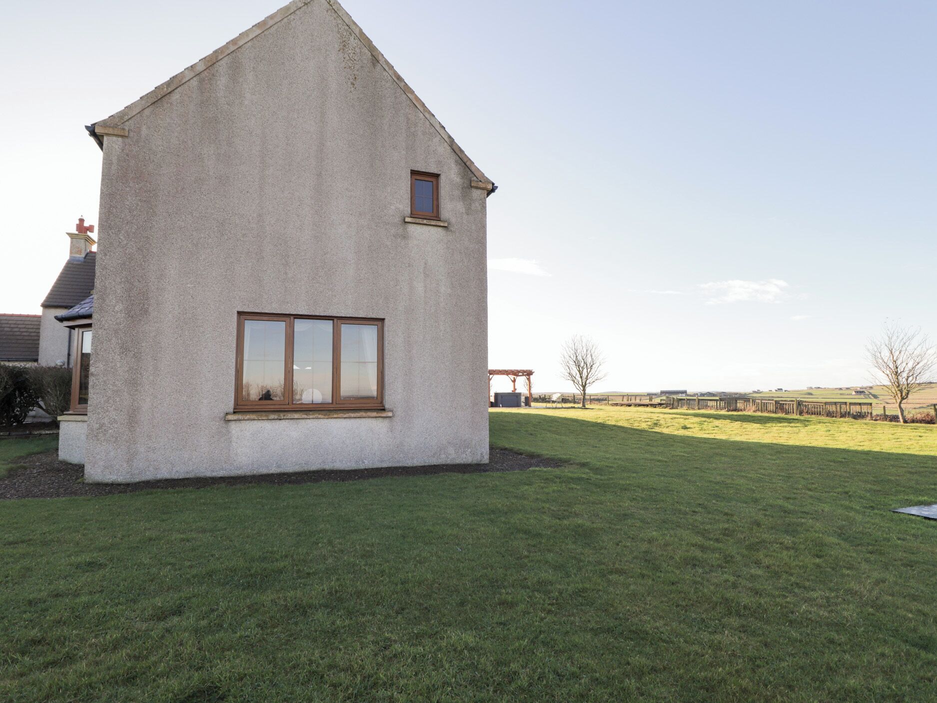 المنطقة المحيطة بالمنشأة