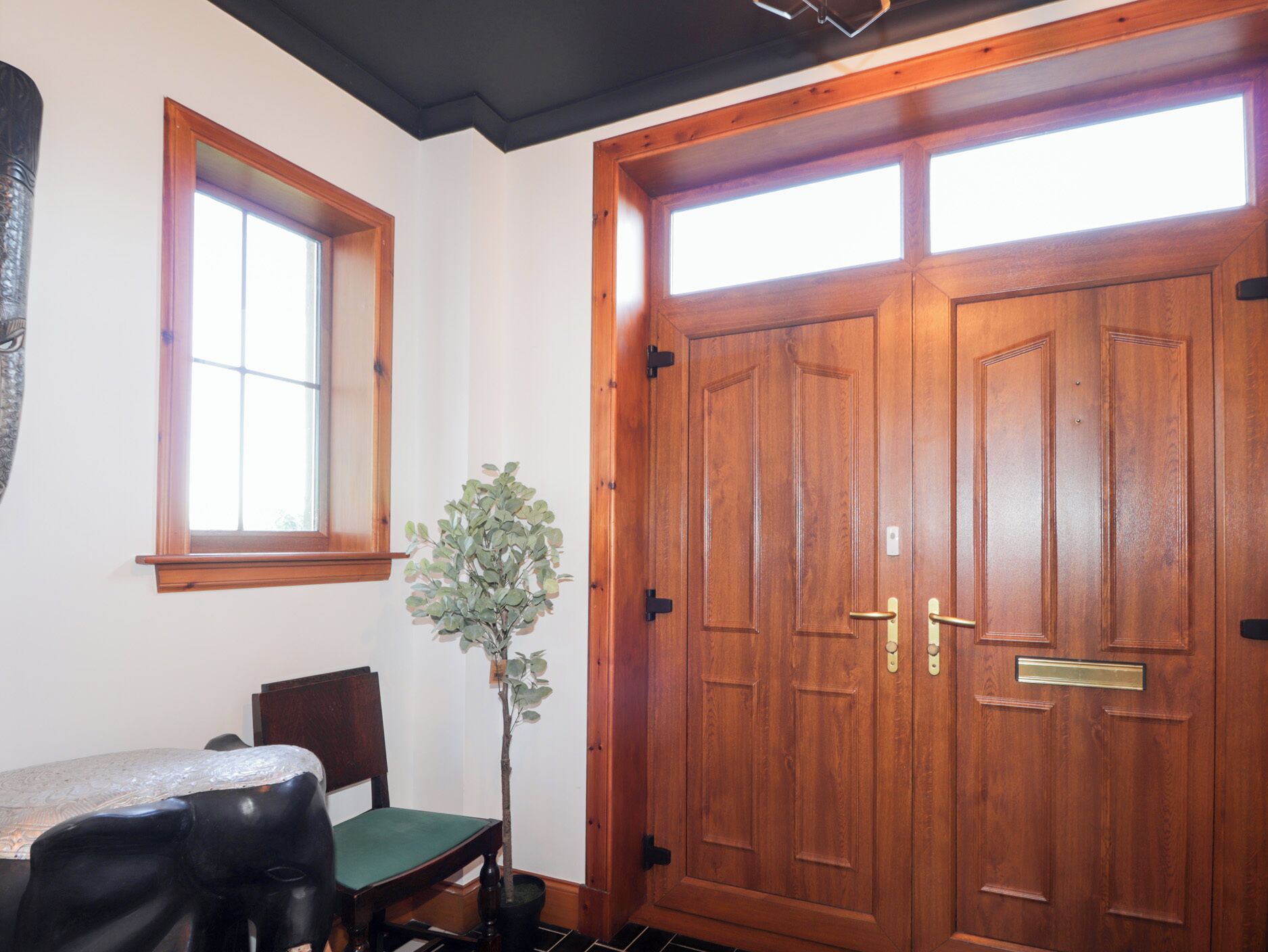 المنشأة من الداخل