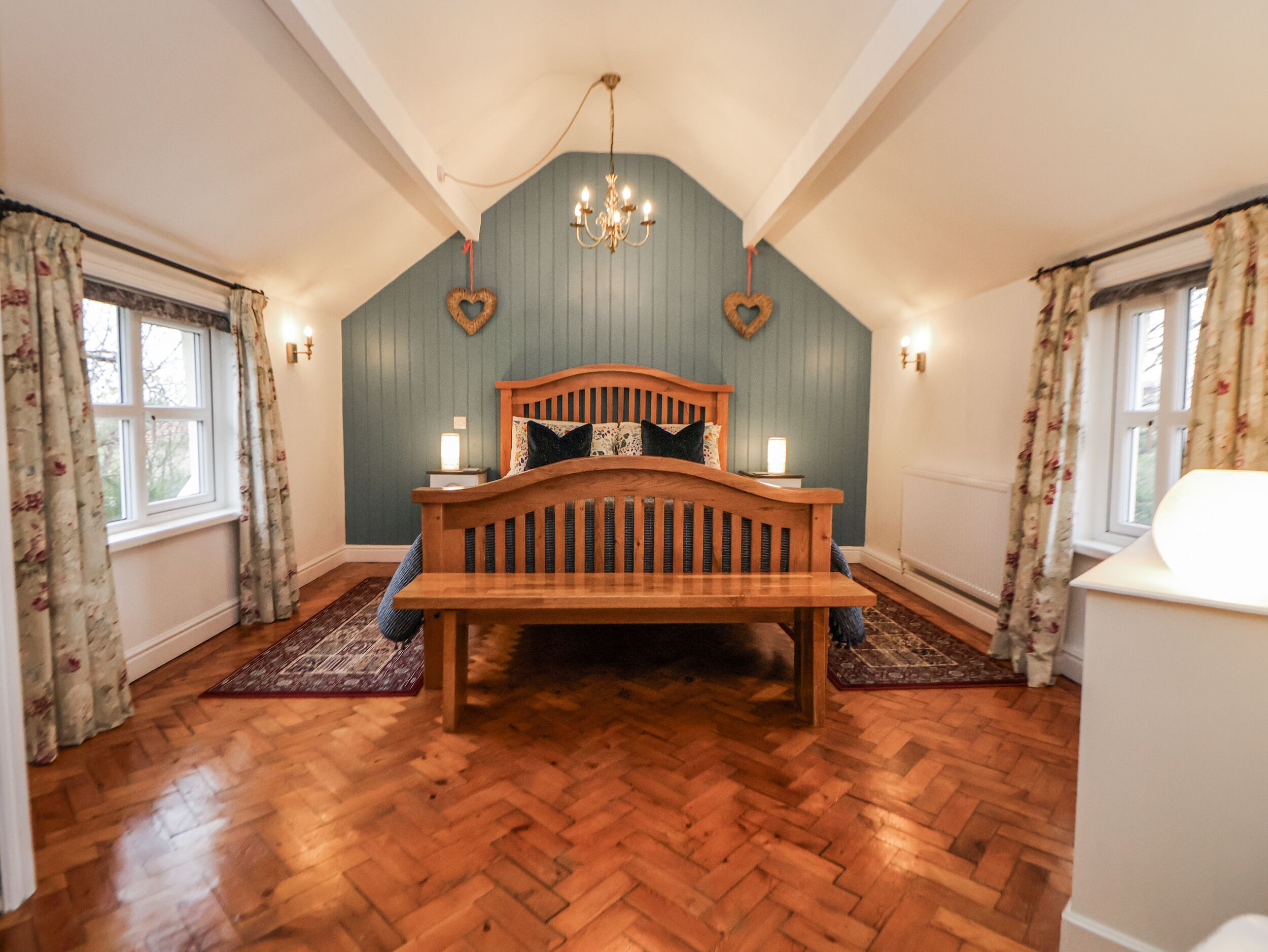 المنشأة من الداخل