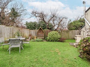Cottage | Outdoor dining - The Coach House (Prestatyn)