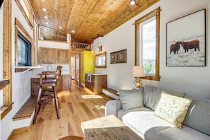 Cottage (1 Bedroom) | Interior - Tiny in Paradise! Near Chico and Sage Lodge! (Pray)
