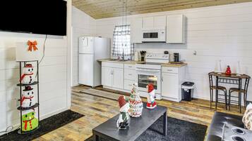 House (1 Bedroom) | Interior