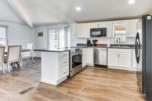 House (4 Bedrooms) | Interior - Steps to Winery! Updated Farmhouse in Holt (Holt)