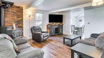 House (4 Bedrooms) | Front of property