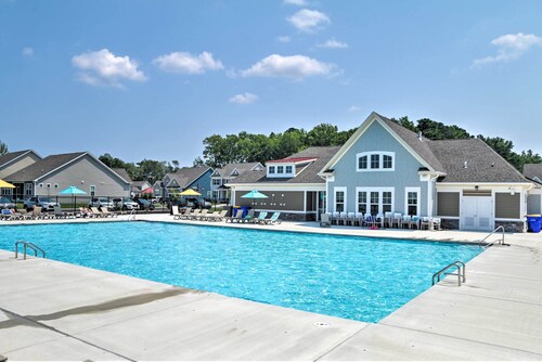 Shuttle to Beach, Relax on Patio! Millville Escape
