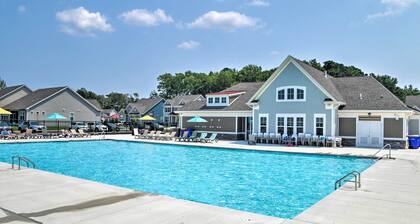 Shuttle to Beach, Relax on Patio! Millville Escape