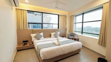 Espace de travail pour ordinateur portable, Wi-Fi gratuit, draps fournis