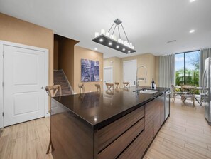 Private kitchen - Comfy house near the mouse! Spacious 4 bedroom house 5 min from Disney! (Kissimmee)