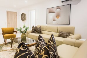 Luxury Apartment, 2 Bedrooms, Balcony | Living area | 55-inch Smart TV with satellite channels, Netflix, streaming services - Accra Luxury Apartments at The Bantree (Accra)