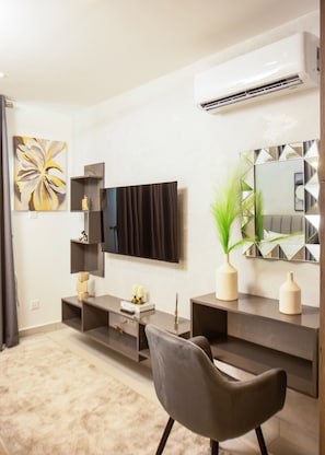 Blackout drapes, iron/ironing board, free WiFi - Accra Luxury Apartments at The Bantree (Accra)