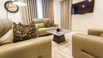 Appartement Luxe, 1 chambre, balcon | Coin séjour