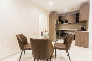 Luxury Apartment, 2 Bedrooms, Balcony | In-room dining - Accra Luxury Apartments at The Bantree (Accra)