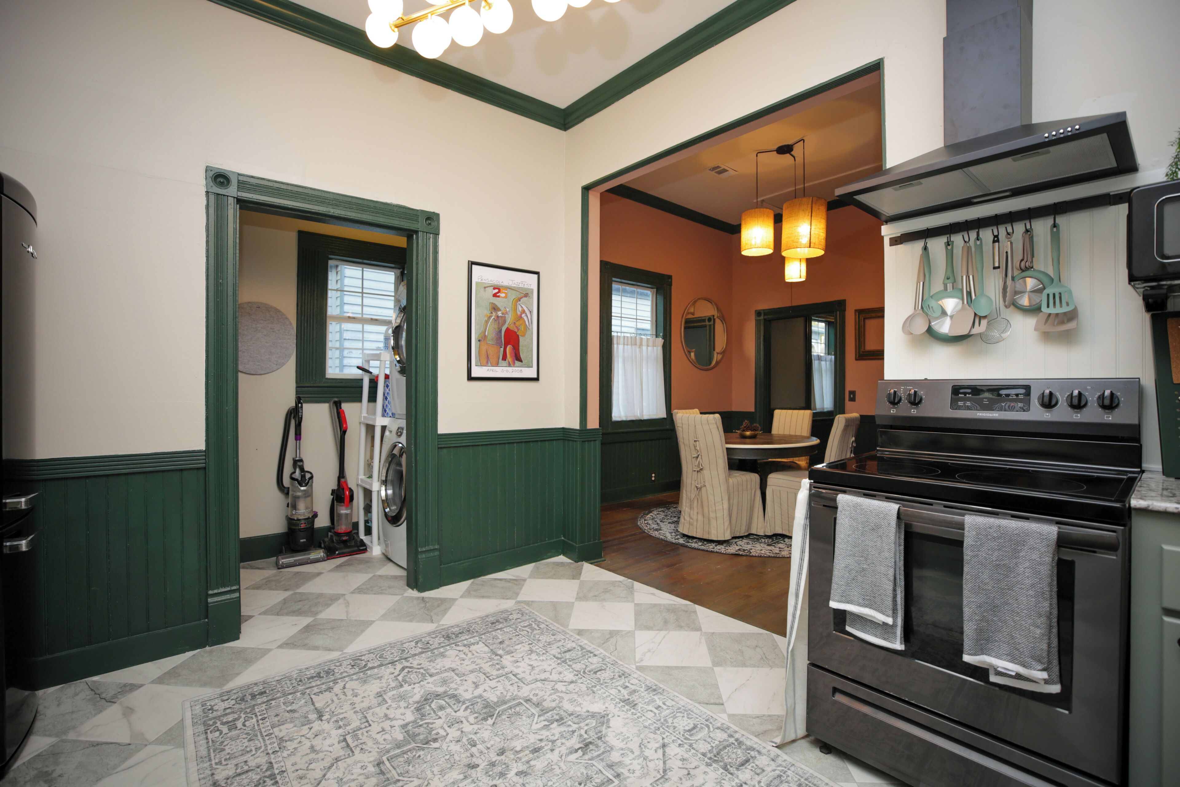 冰箱、微波炉、烤箱、炉灶