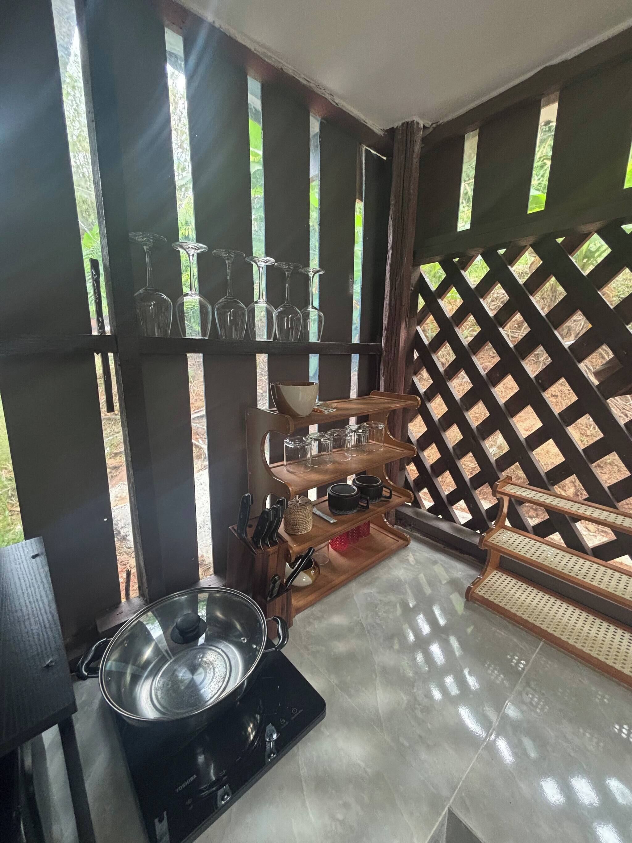 House, 1 Bedroom, Smoking, Balcony | Dining