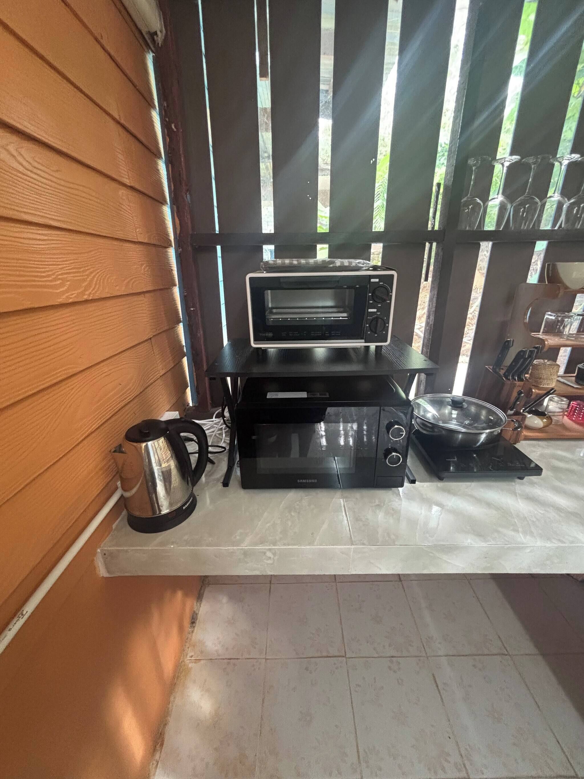 House, 1 Bedroom, Smoking, Balcony | Private kitchen