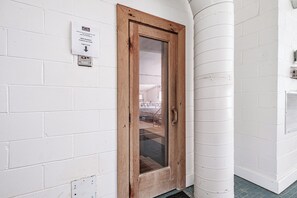 Interior - Studio right at Sunday River (Newry)