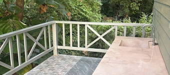 Little Bailan Retreat - Garden & River Side