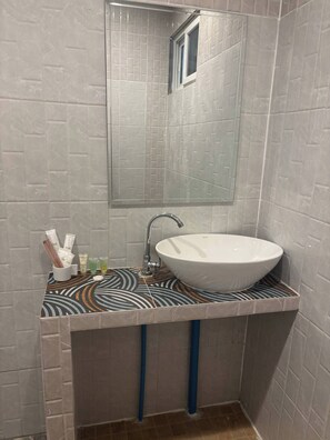 Bathroom - Little Bailan Retreat - Garden & River Side (Ko Chang)