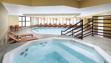 Alberca techada y alberca climatizada