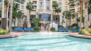A heated pool - Close to Disney World + Pools. Spa. Restaurants. (Orlando)