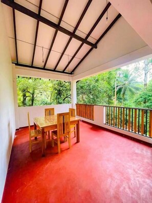 Dining - Rivers Edge Resort Sinharaja (Weddagala)