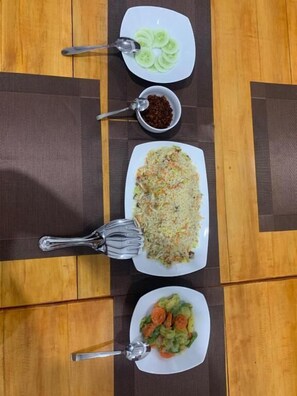 餐飲