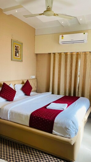 Deluxe Double Room | Free WiFi - Swastik Regency (Siliguri)